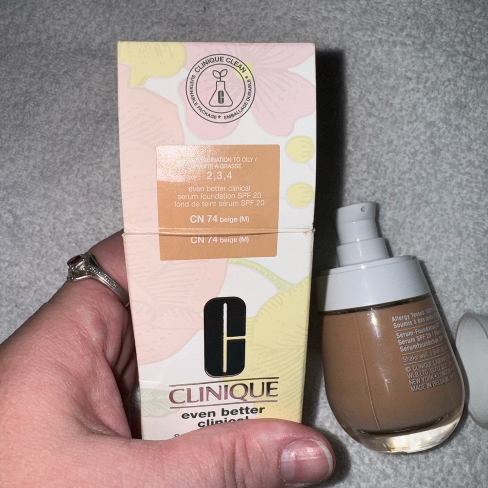 Clinique even better clinical  serum foundation spf 20